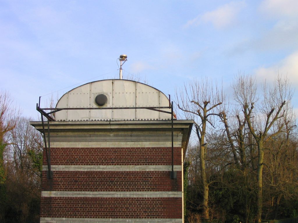 east view of the antenna building