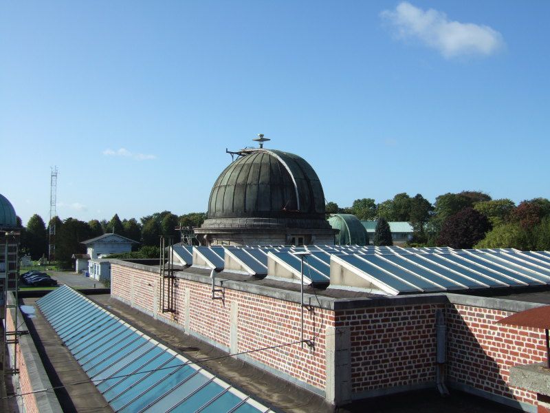 BRUX antenna on telescope dome
