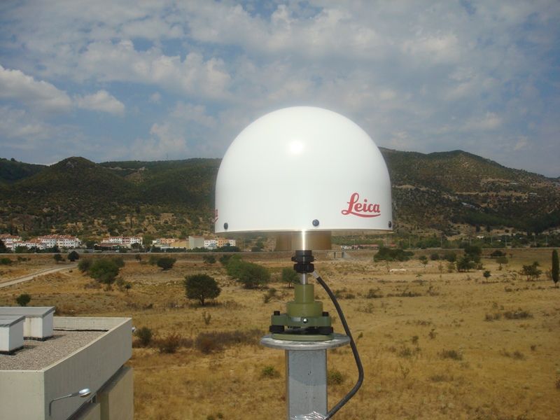 the antenna from South to North direction.