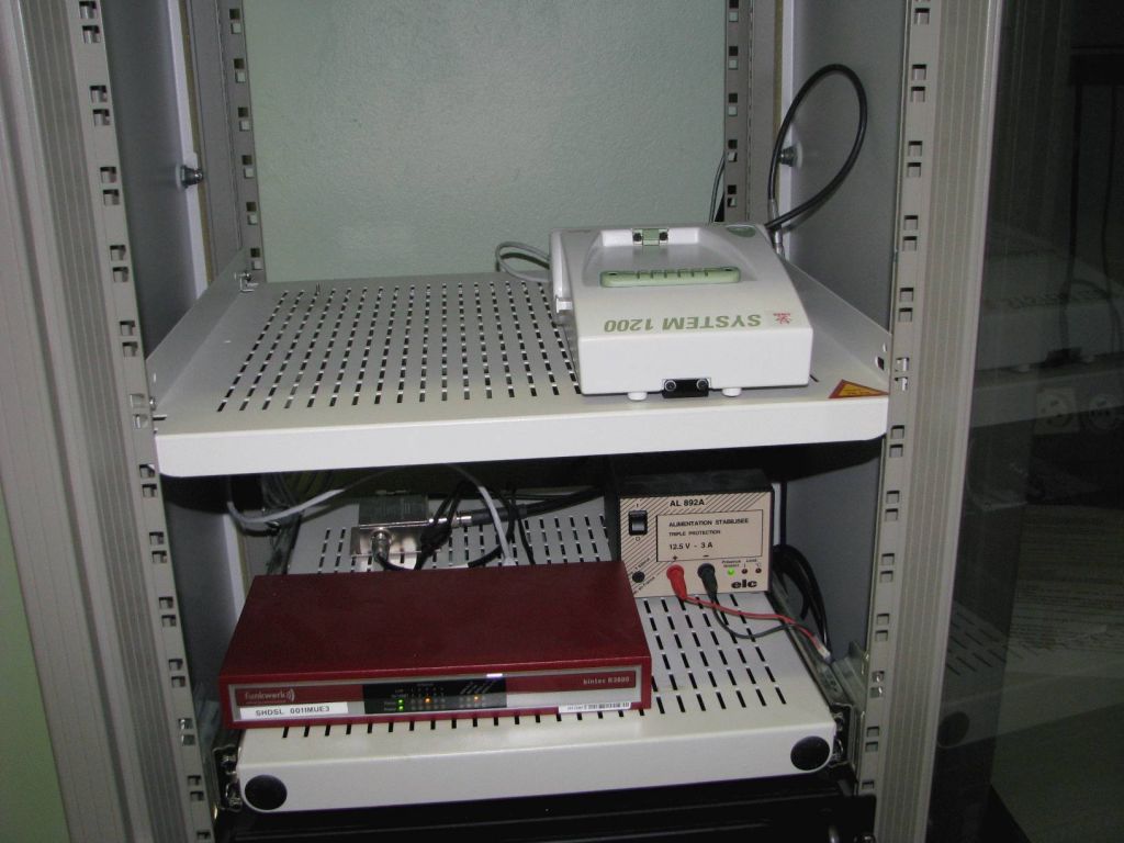 receiver Leica GRX1200GGPro connected to the network. The rack has been installed in an air-conditioned room.