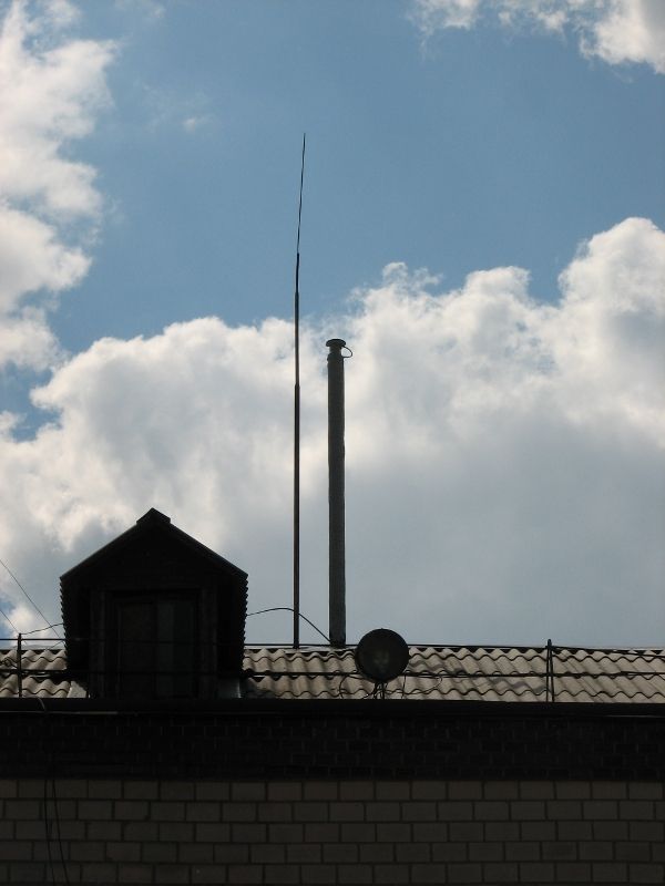 NOV702GG antenna mounted on the roof of Faculty of Civil Engineering, Chernihiv State Institute of Economics and Management.