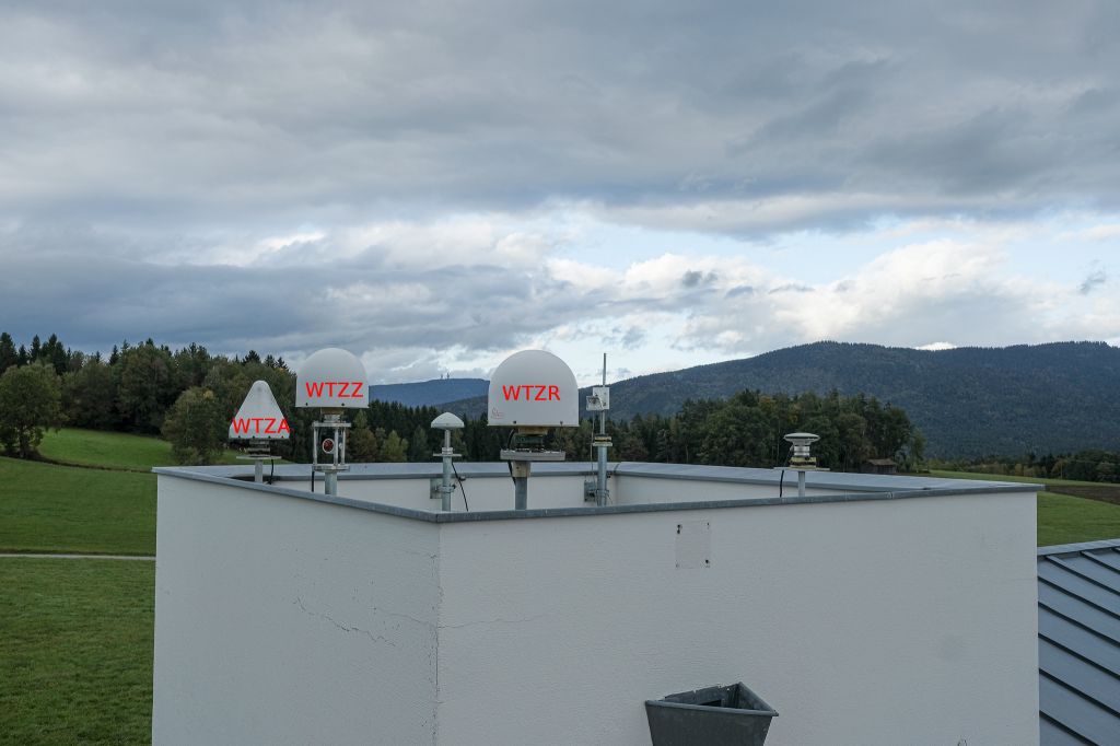 GNSS Tower at GOW with WTZR, WTZZ and WTZA direction north